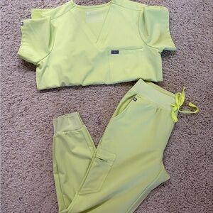 FIGS Sea Mist Scrub Set